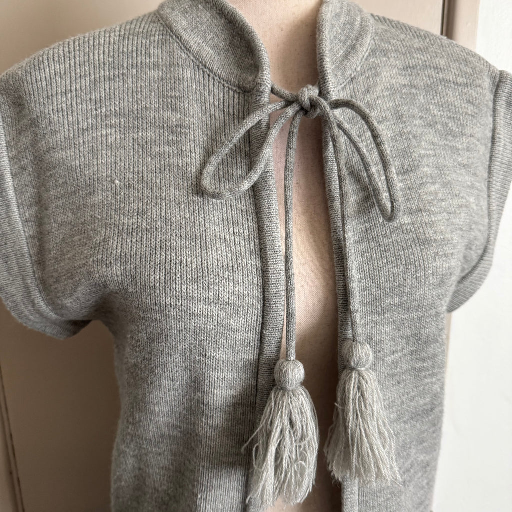 70’s Gray Knit Short Sleeve Tie Collar Cardigan Sweater