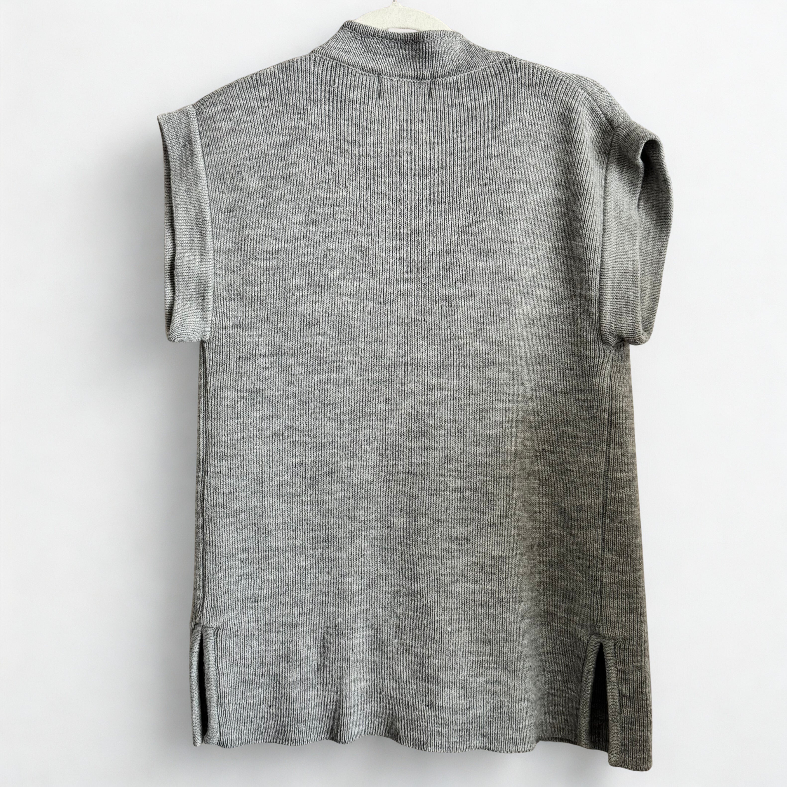 70’s Gray Knit Short Sleeve Tie Collar Cardigan Sweater